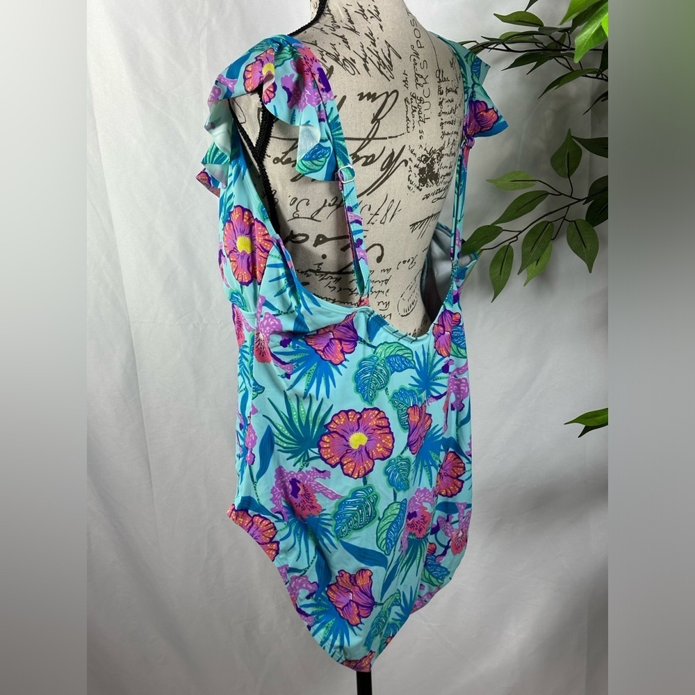 Floral Ruffle Swimsuit Top - Picture 13 of 14